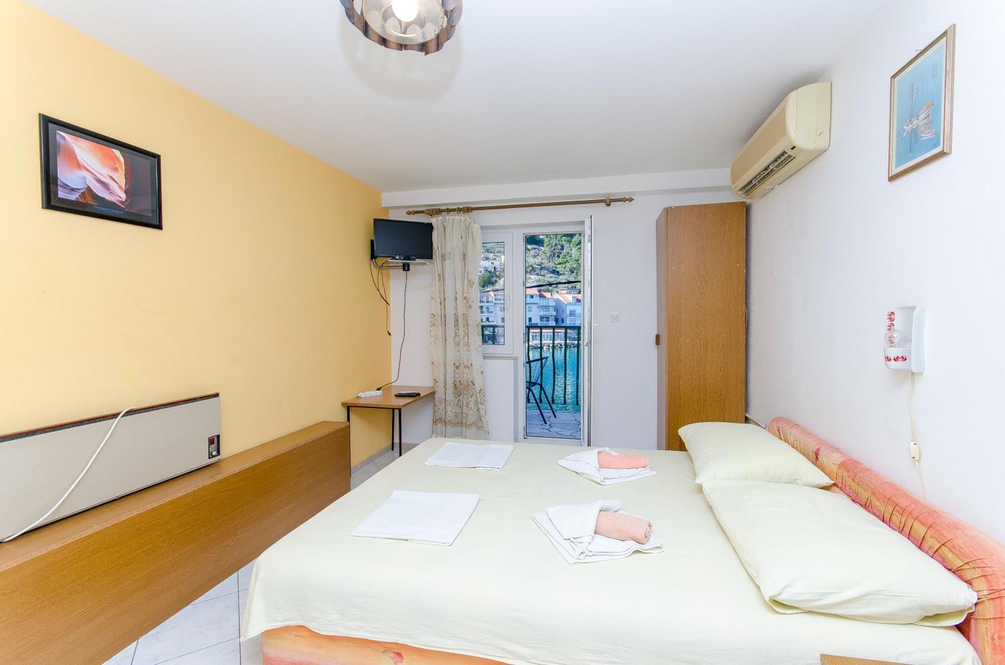 Studio Apartments Klara And Rio ストモルスカ エクステリア 写真